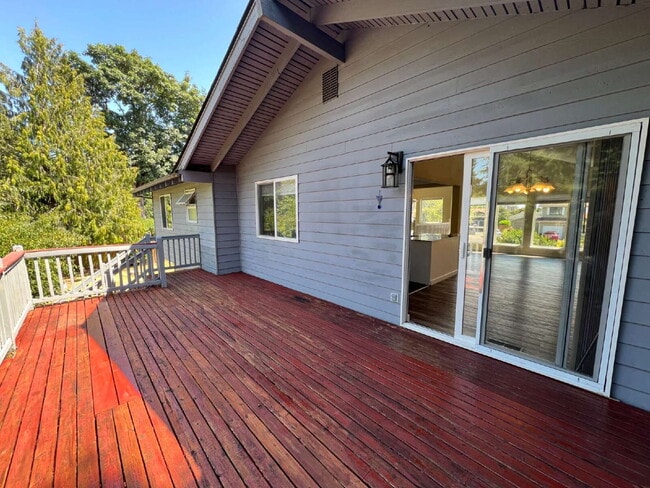 Building Photo - 5 Bedroom Home in Cul-de-sac AVAILABLE NOW!