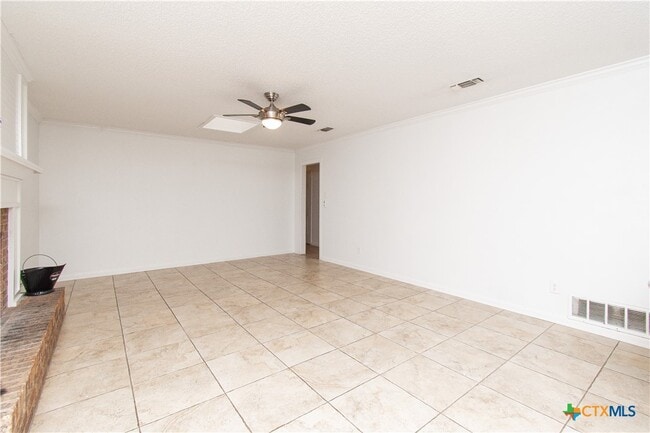 Building Photo - 1201 Hughes Ave