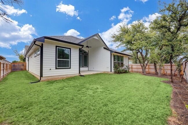 Building Photo - 804 Beautyberry Ln