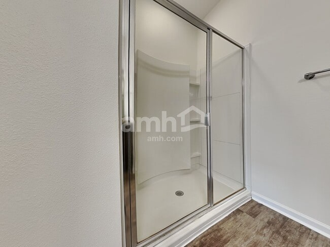 Building Photo - 4878 St James Ln