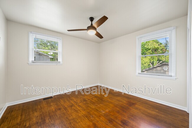 Building Photo - 7020 Bonnamere Dr