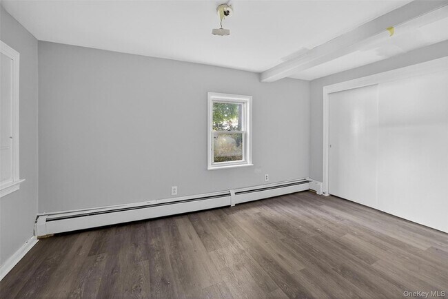 Building Photo - 4 Riverview Ave