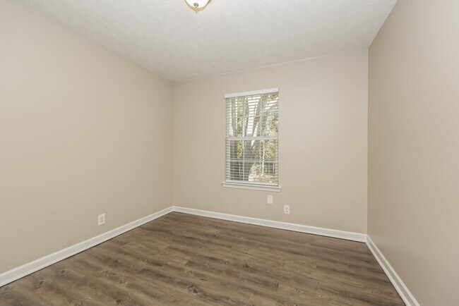 Building Photo - 1318 Lyndsey Ridge Dr