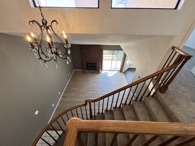 Building Photo - "Charming 3-Bed Home with Fireplace & Pool...