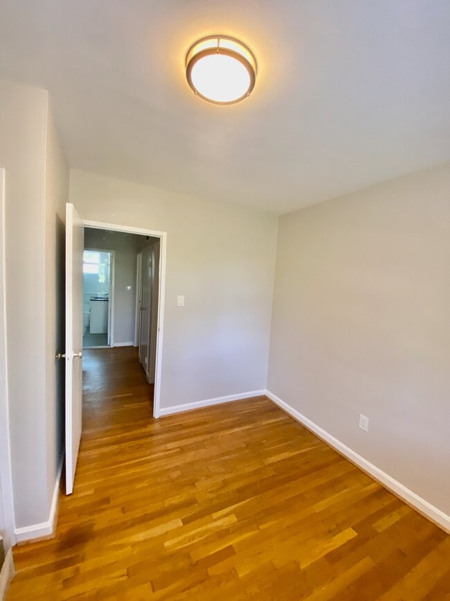 Building Photo - 5307 Pooks Hill Rd