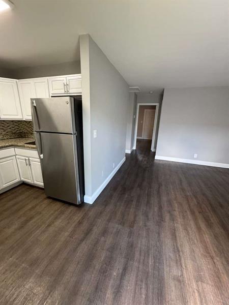 Building Photo - 518 SW 20th Ave