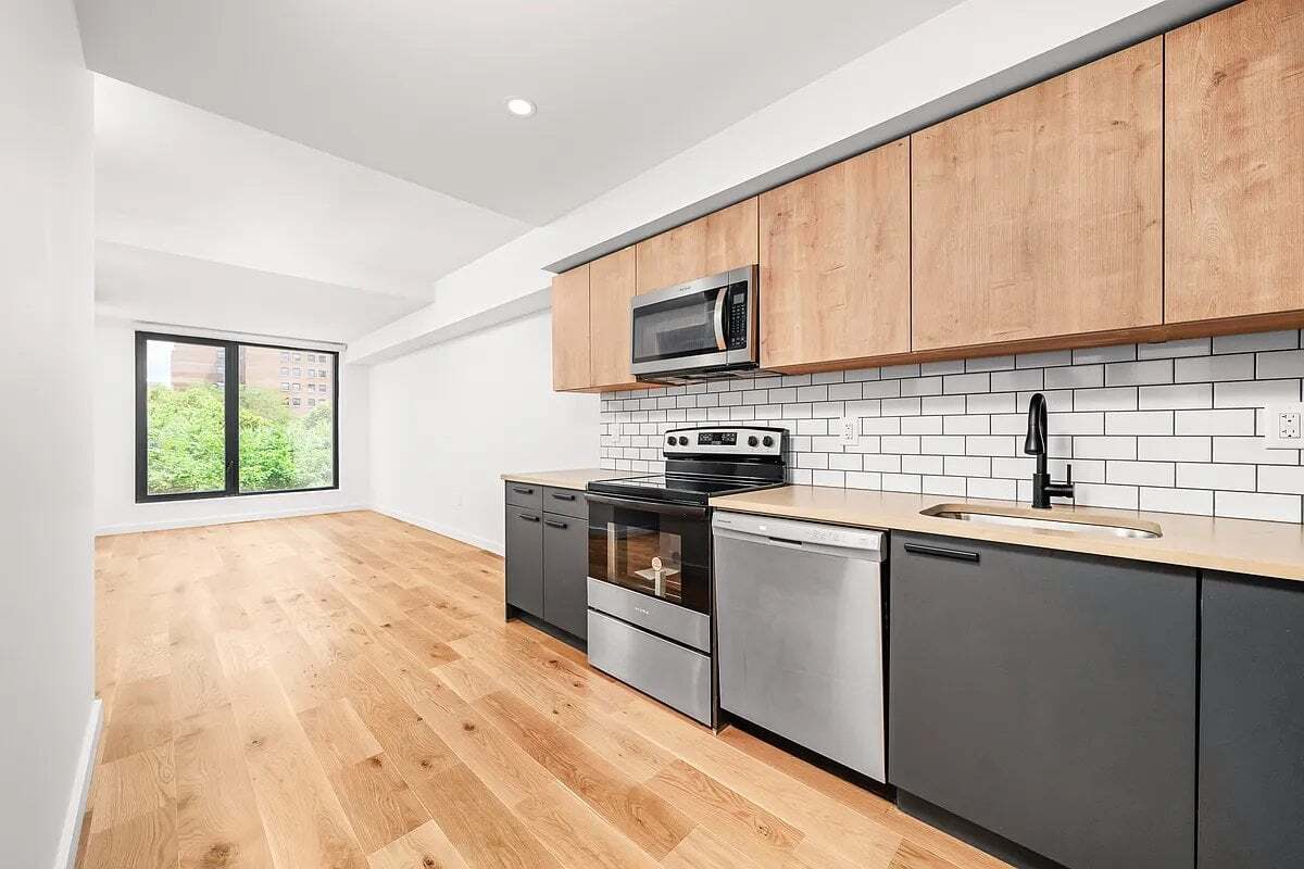 Building Photo - 336 E 112th St