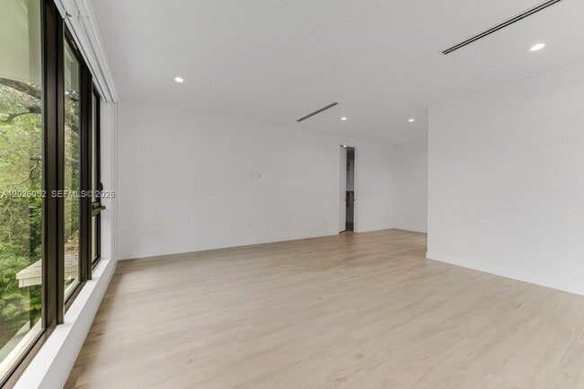 Building Photo - 3741 Kumquat Ave