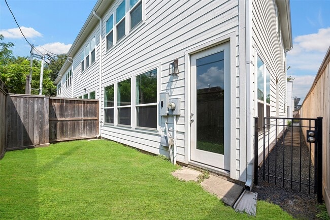 Building Photo - 1606 Westside Gardens Ln