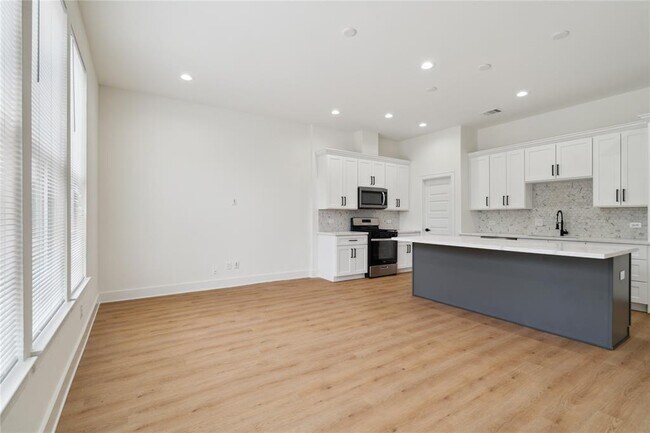 Building Photo - 4629 Balkin St