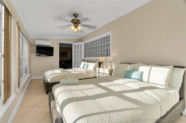 Building Photo - 3221 Seaward Dr