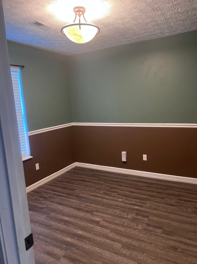 Building Photo - 6237 Rexburg Dr