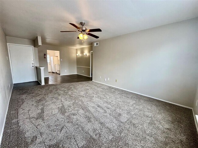 Building Photo - 6500 W 43rd St