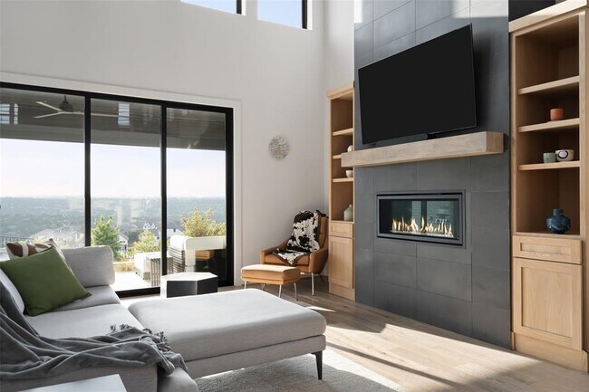 Building Photo - 6517 Empresa Dr