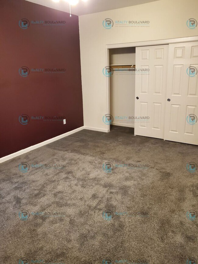 Building Photo - 4 Br 3 Bathroom Gorgeous and Unique Two-St...