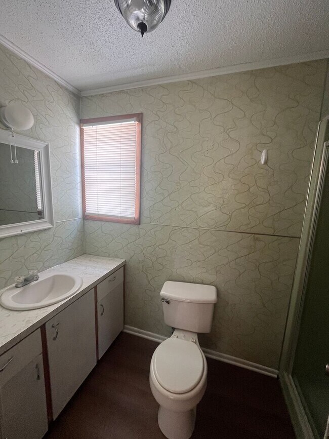 Building Photo - 3 BR. @ BATH home in the middle of Cabot