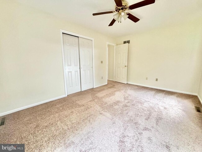 Building Photo - 501 Falcon Dr
