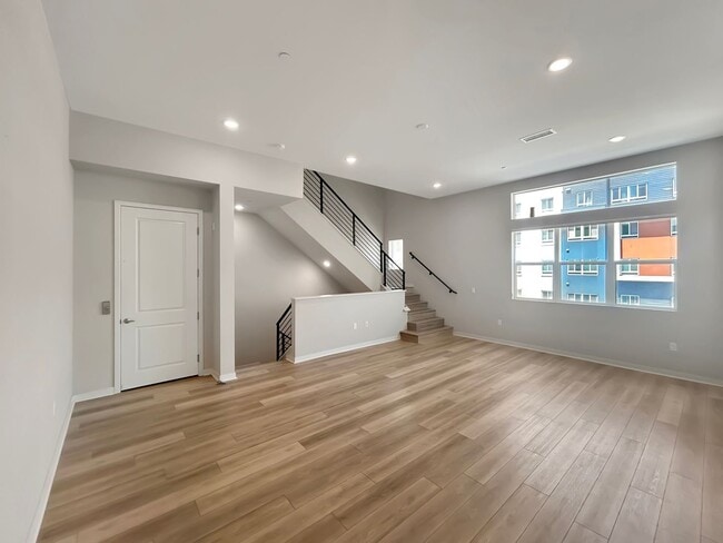 Building Photo - Stunning 3B/3BA 4-story Upgraded Home w/ P...