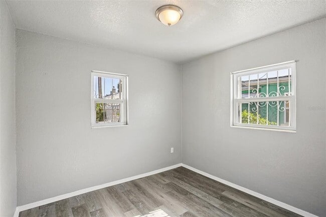 Building Photo - 1911 22nd Ave S