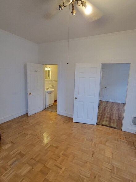 Building Photo - 538 Breck St