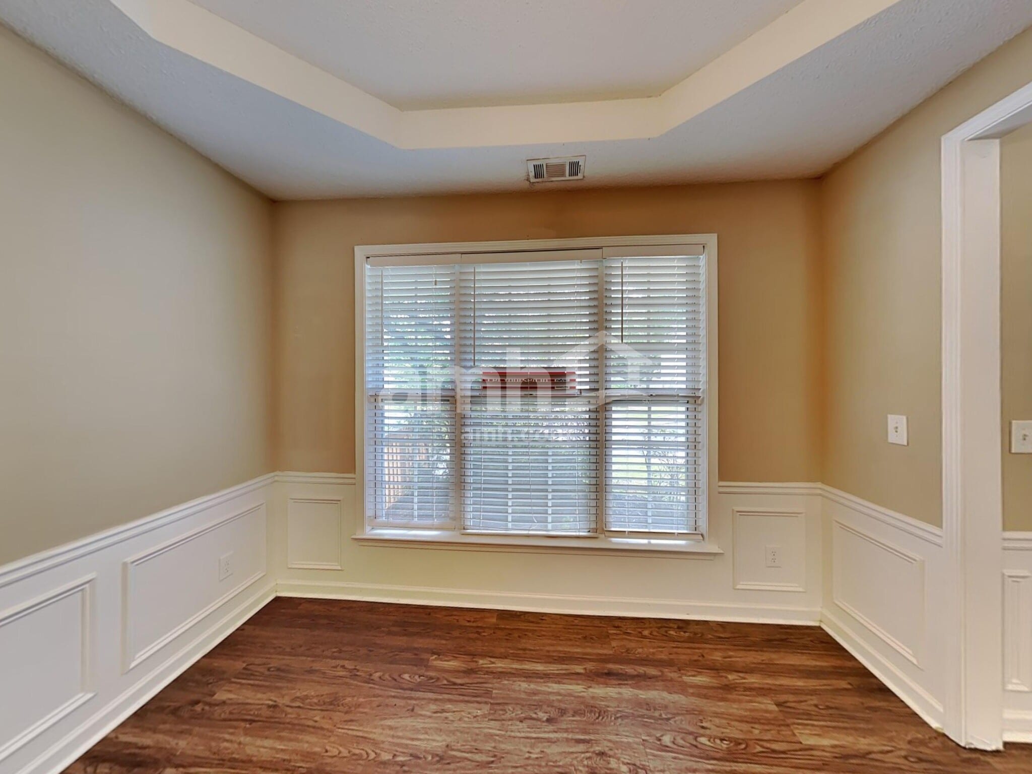 Building Photo - 607 Wallnut Hall Trl