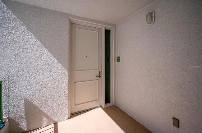 Building Photo - 1375 Beach Rd