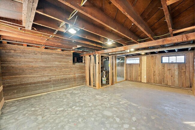 Building Photo - Charming 2-Bed 2-Bath Tacoma Craftsman | S...