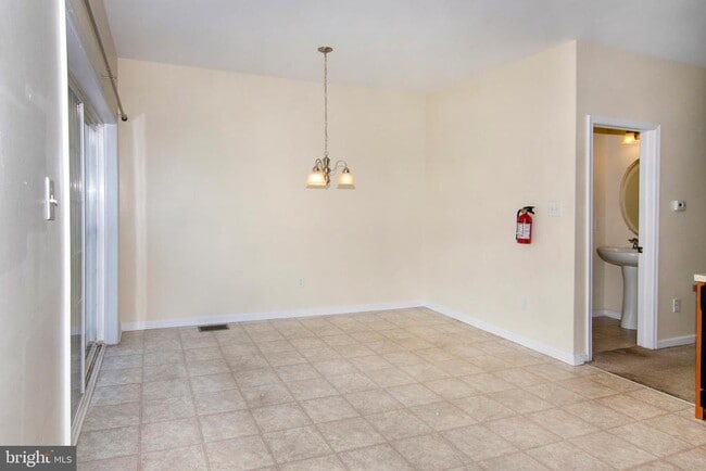 Building Photo - 517 Boxwood Ln