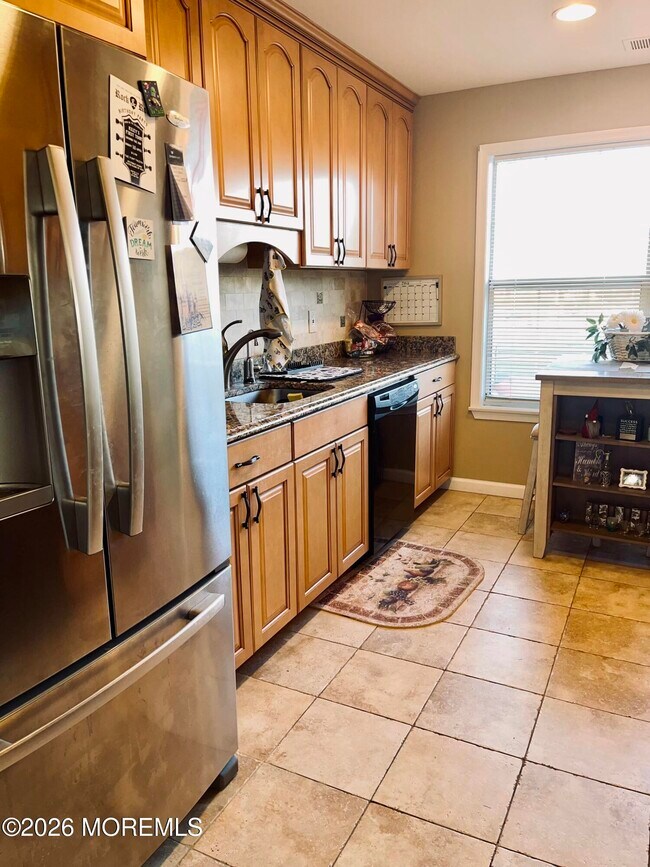 Building Photo - 398 Brookview Ct