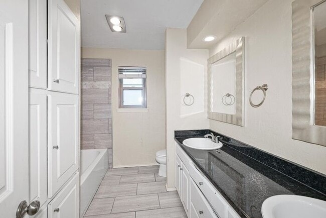 Building Photo - 5307 Winslow St