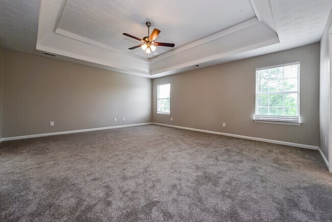 Building Photo - 657 Howell Dr