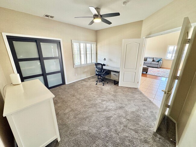 Building Photo - 3-6 Month Rental, Amazing Water Front Property With Private Pool!