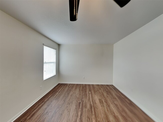 Building Photo - 3631 Barkers Crossing Ave