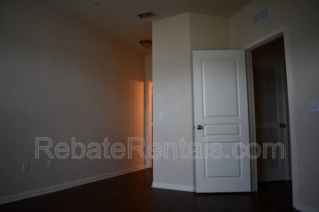 Building Photo - 8290 Gate Pkwy W