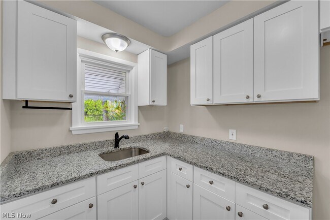 Building Photo - 29210 Green Dr