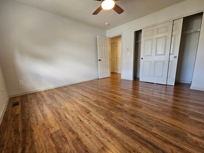 Building Photo - Super Beautiful Englewood 3 Bedroom Home A...