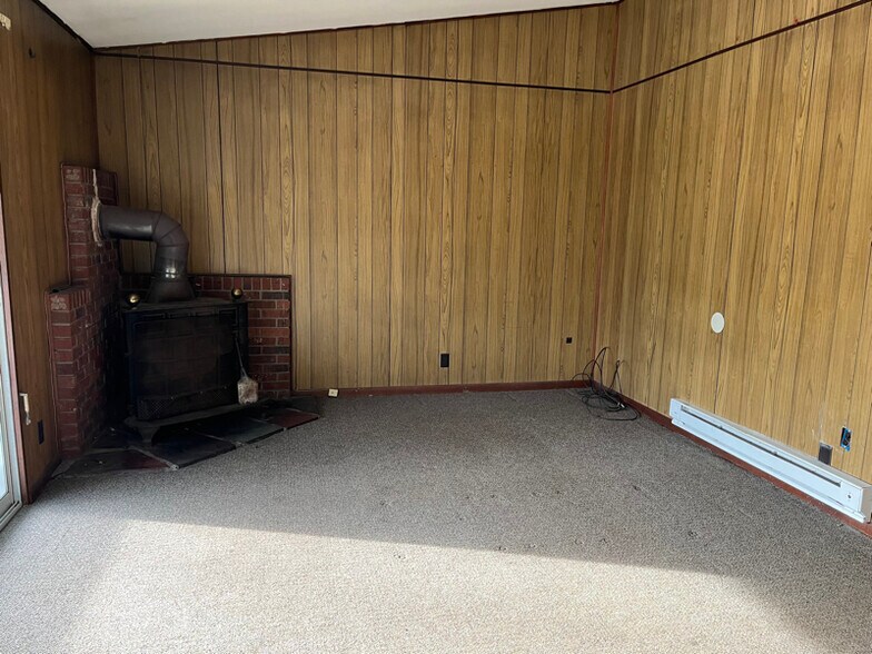 Building Photo - 170 Cottage Ln