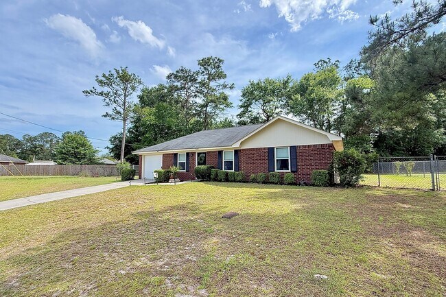 Building Photo - COMING JUNE 2026! (Pet Friendly)