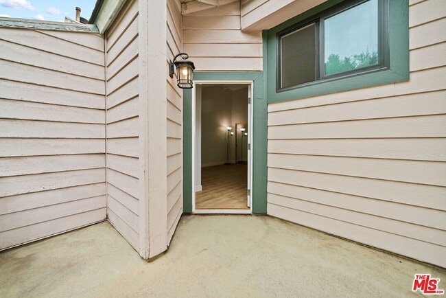 Building Photo - 7904 Topanga Canyon Blvd