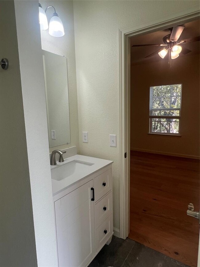 Building Photo - 5404 Martin Ave