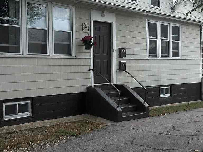 Building Photo - 60 Plummer St