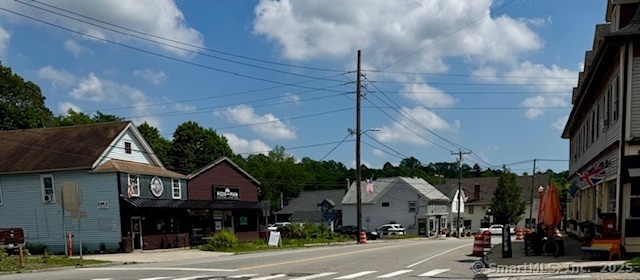 Building Photo - 153 Main St