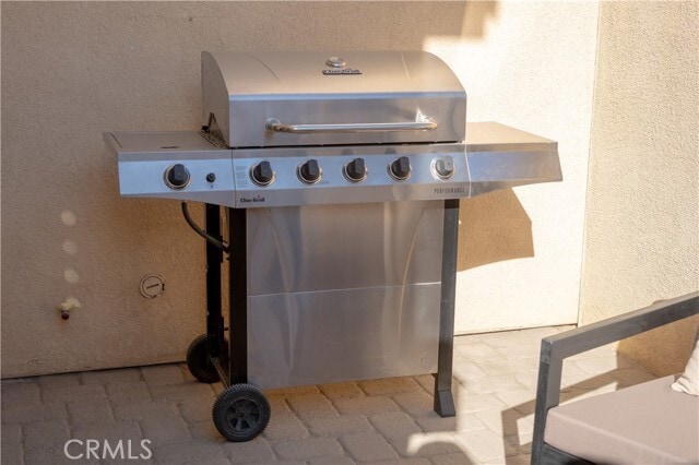 Building Photo - 52154 Rosewood Ln