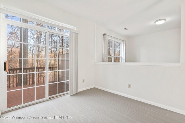 Building Photo - 19 Persimmon Ln