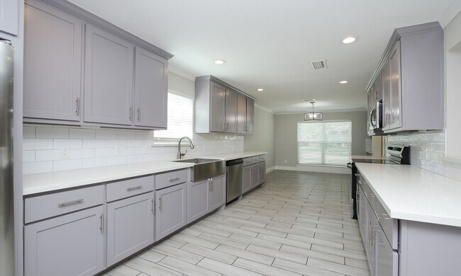 Building Photo - 5815 Picasso Pl