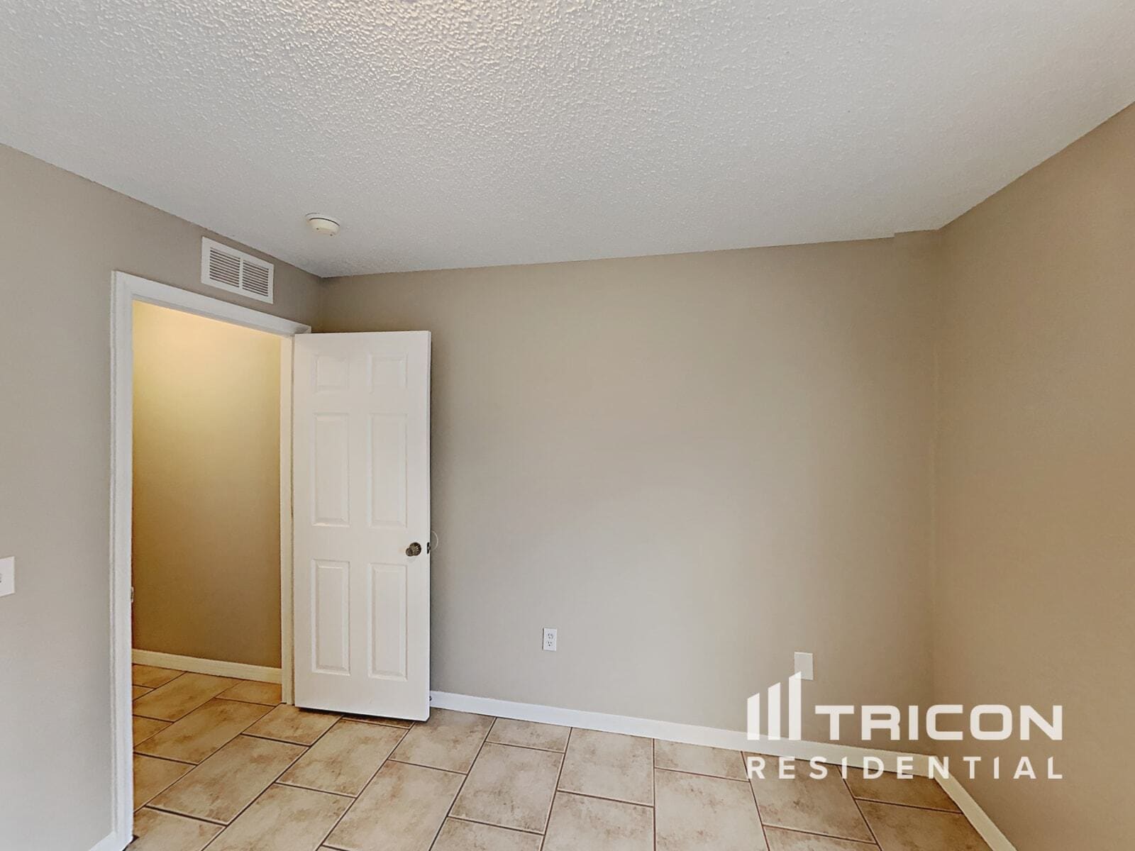 Building Photo - 521 Cloudcroft Dr