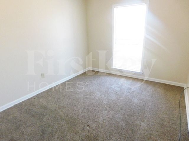 Building Photo - 3034 Oak Allee St