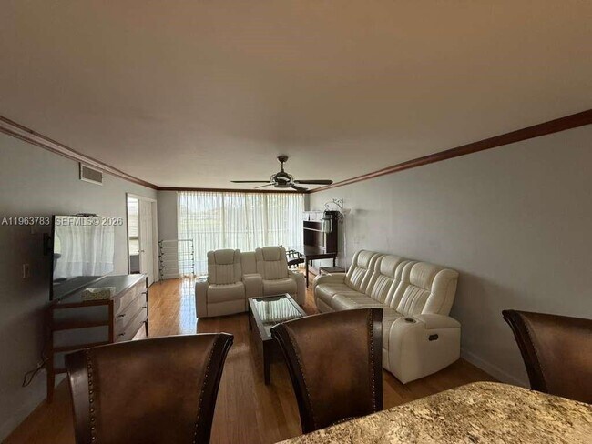 Building Photo - 2691 S Course Dr