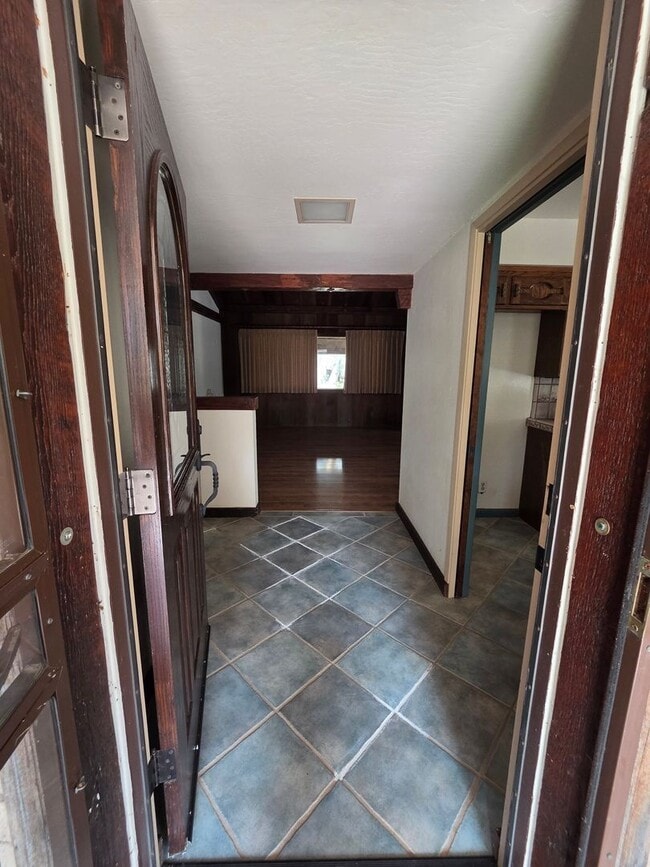 Building Photo - REDUCED!!!