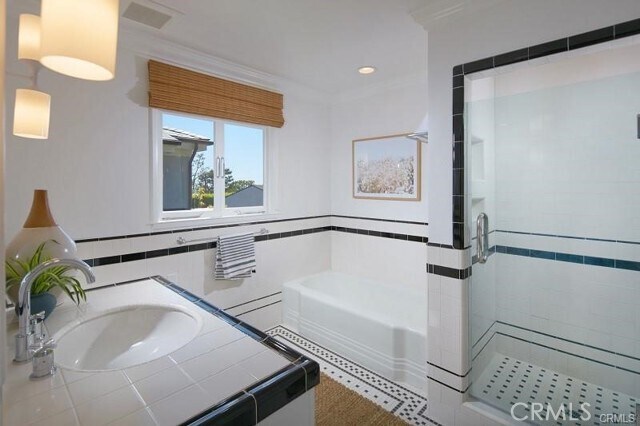 Building Photo - 361 High Dr